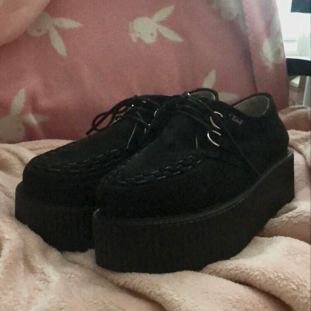 black platform creepers